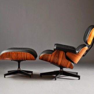 Poltrona e Puff Charles Eames - Couro Legítimo